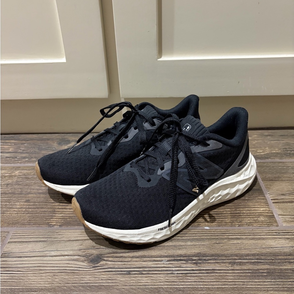 New Balance Arishi v4 fresh foam running sneakers